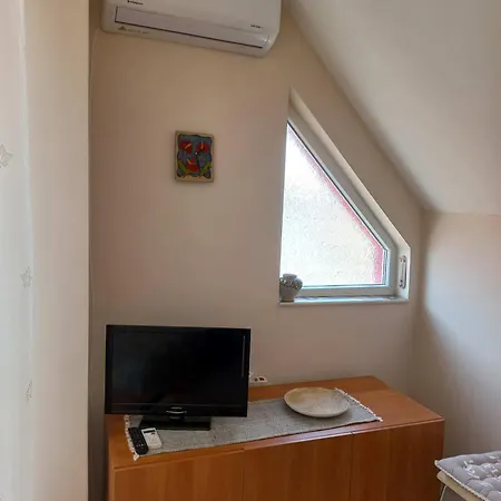 Apartment Sunny And Spacious - Quiet Area In By Flat Mаnager *