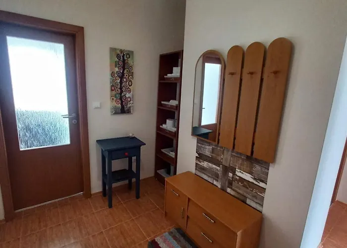 Sunny And Spacious - Quiet Area In By Flat Mаnager Nessebar