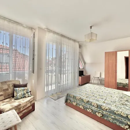 Sunny And Spacious - Quiet Area In By Flat Mаnager Apartment Nesebar