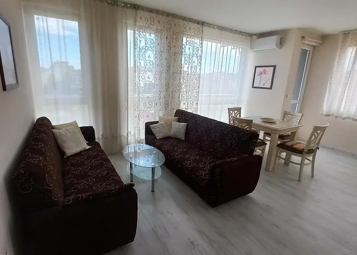 Apartment Sunny And Spacious - Quiet Area In By Flat Mаnager
