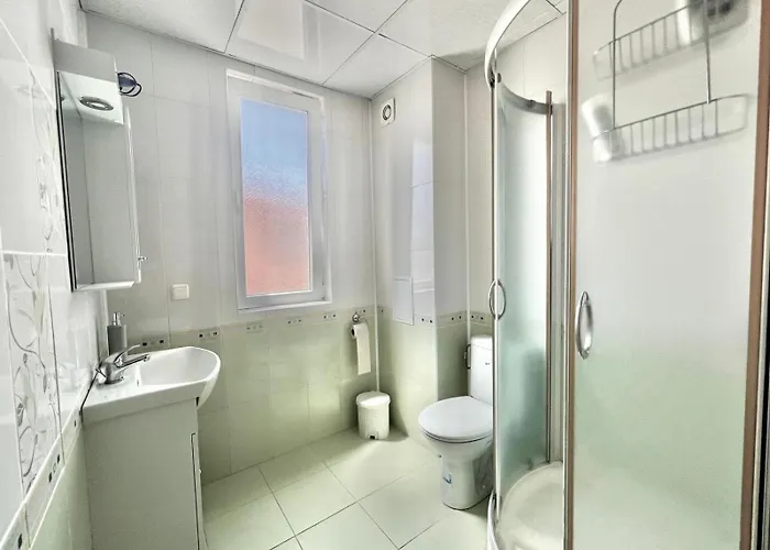 Sunny And Spacious - Quiet Area In By Flat Mаnager *